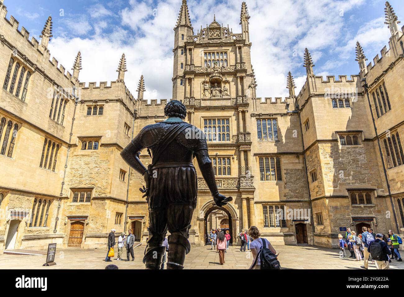 Oxford , UK - June 5, 2024: Great Gate on Catte Street of Old Bodleian ...