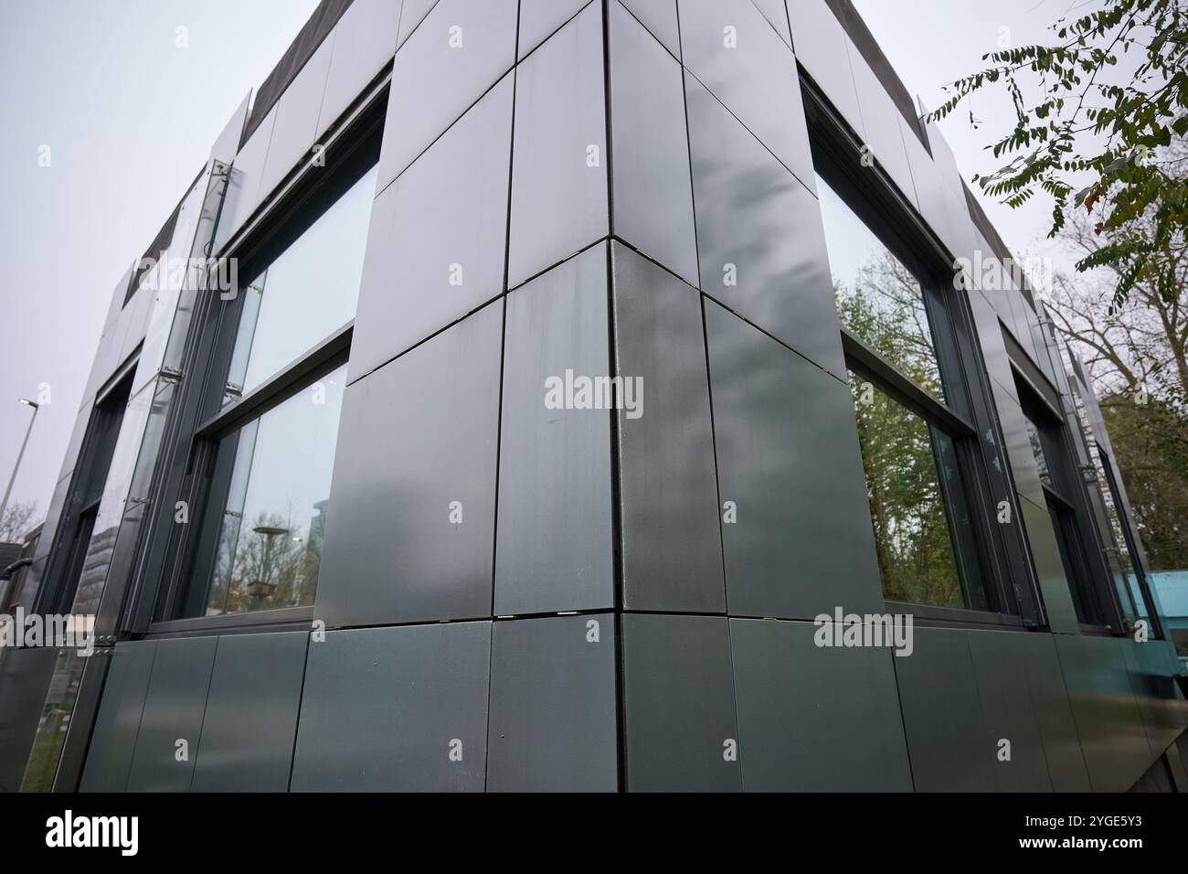 DELFT - Solar or PV panels on a facade during the presentation of TU Delft's new concept of energy hubs. An energy hub is a smart, decentralized energy system in which sustainable energy is stored and simultaneously converted and delivered back to users. According to researchers, these hubs could be an important solution to the overloaded power grid in the future. ANP PHIL NIJHUIS netherlands out - belgium out Stock Photo