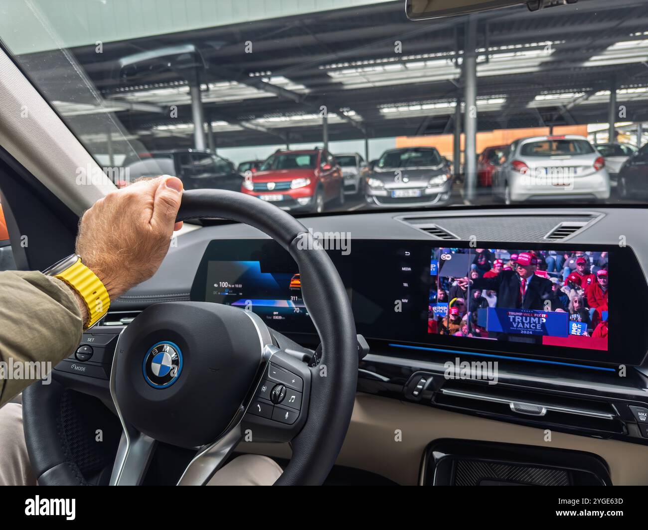 Watching election results 2024 hires stock photography and images Alamy