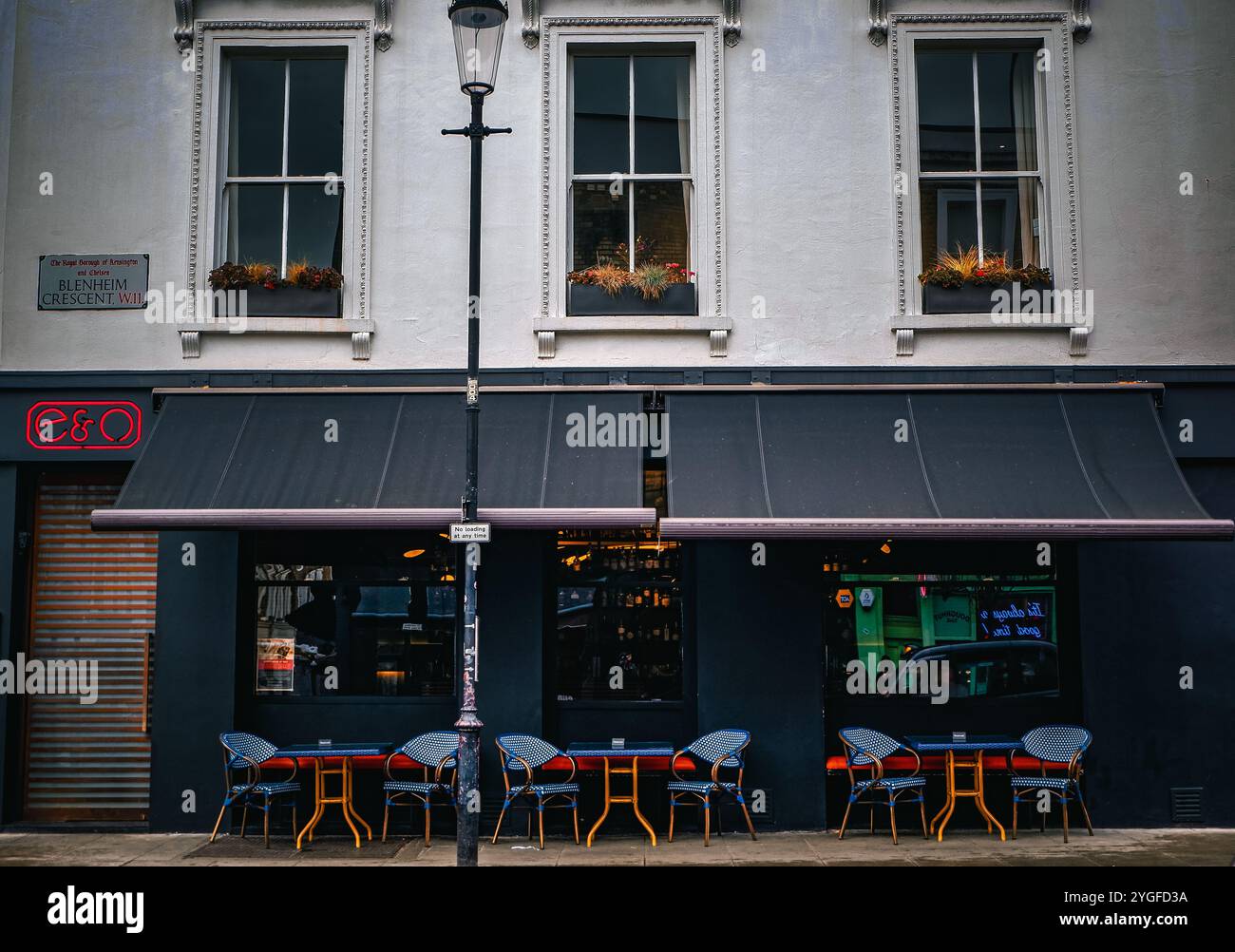 Photography in the cafe hi-res stock photography and images - Alamy