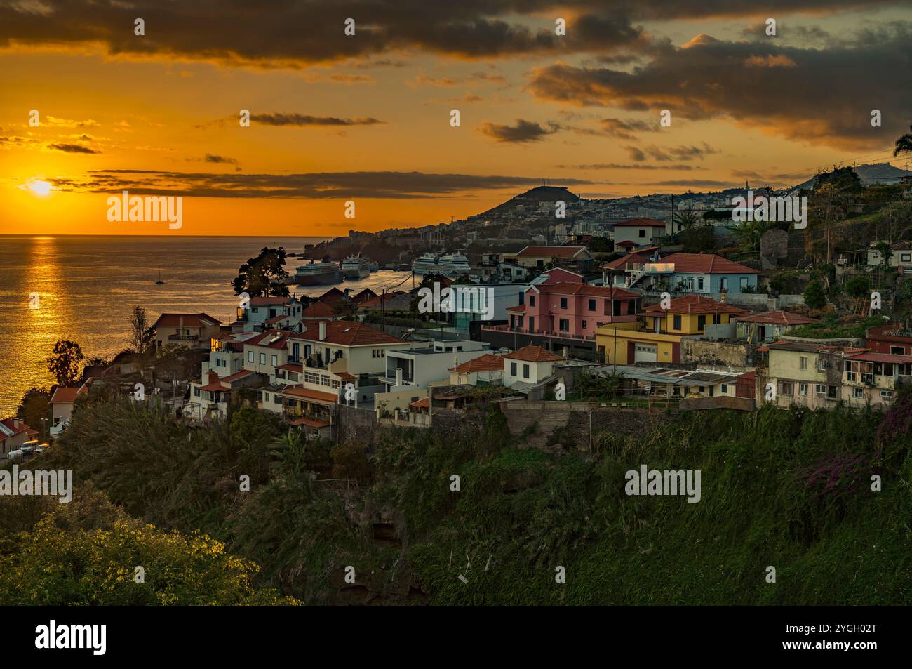 Funchal, evening atmosphere at the harbor of Funchal Stock Photo