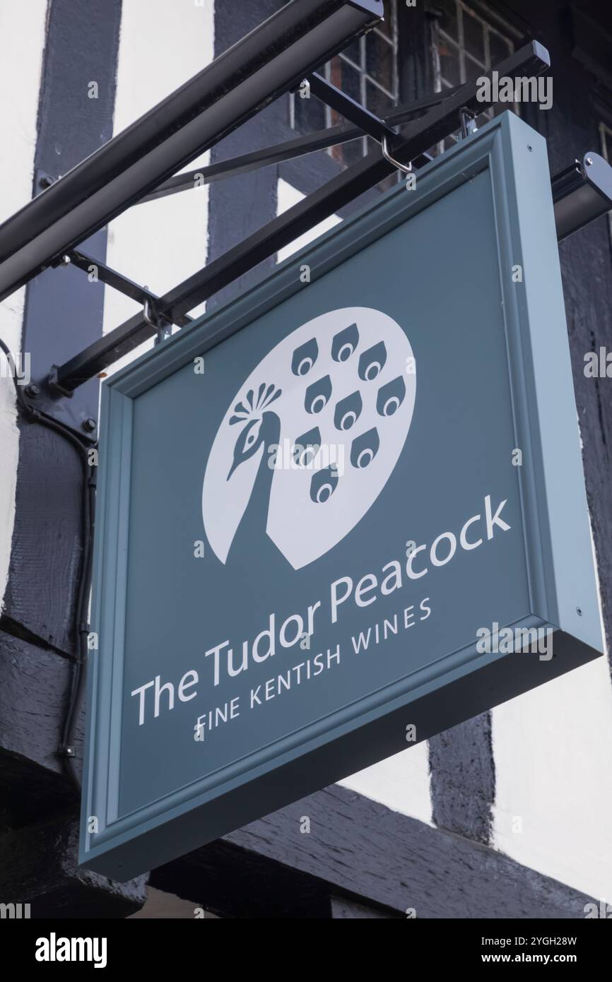 England, Kent, Chilham Village, The Tudor Peacock Wine Bar Sign Stock Photo