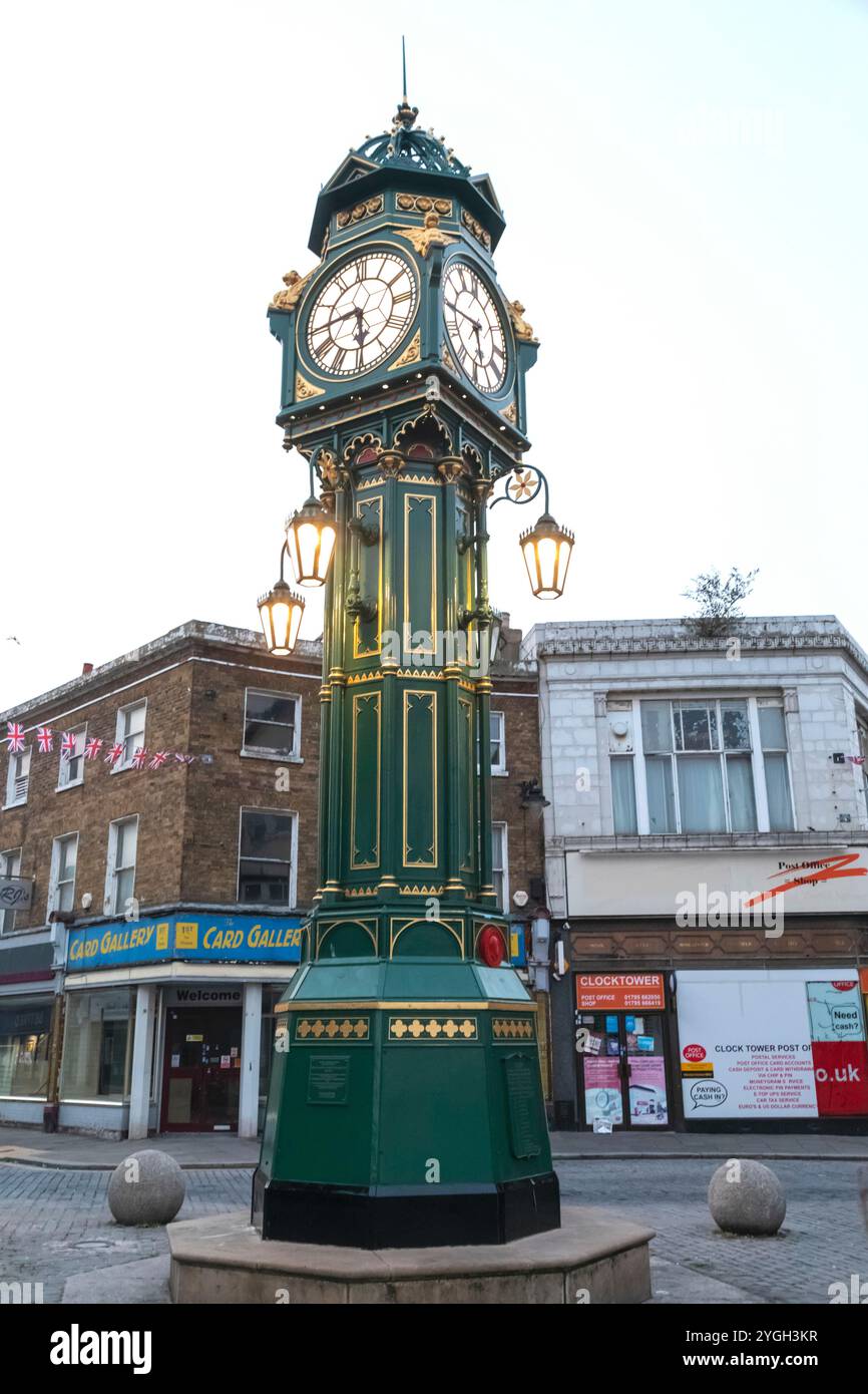 Ornate victorian clock hi-res stock photography and images - Alamy