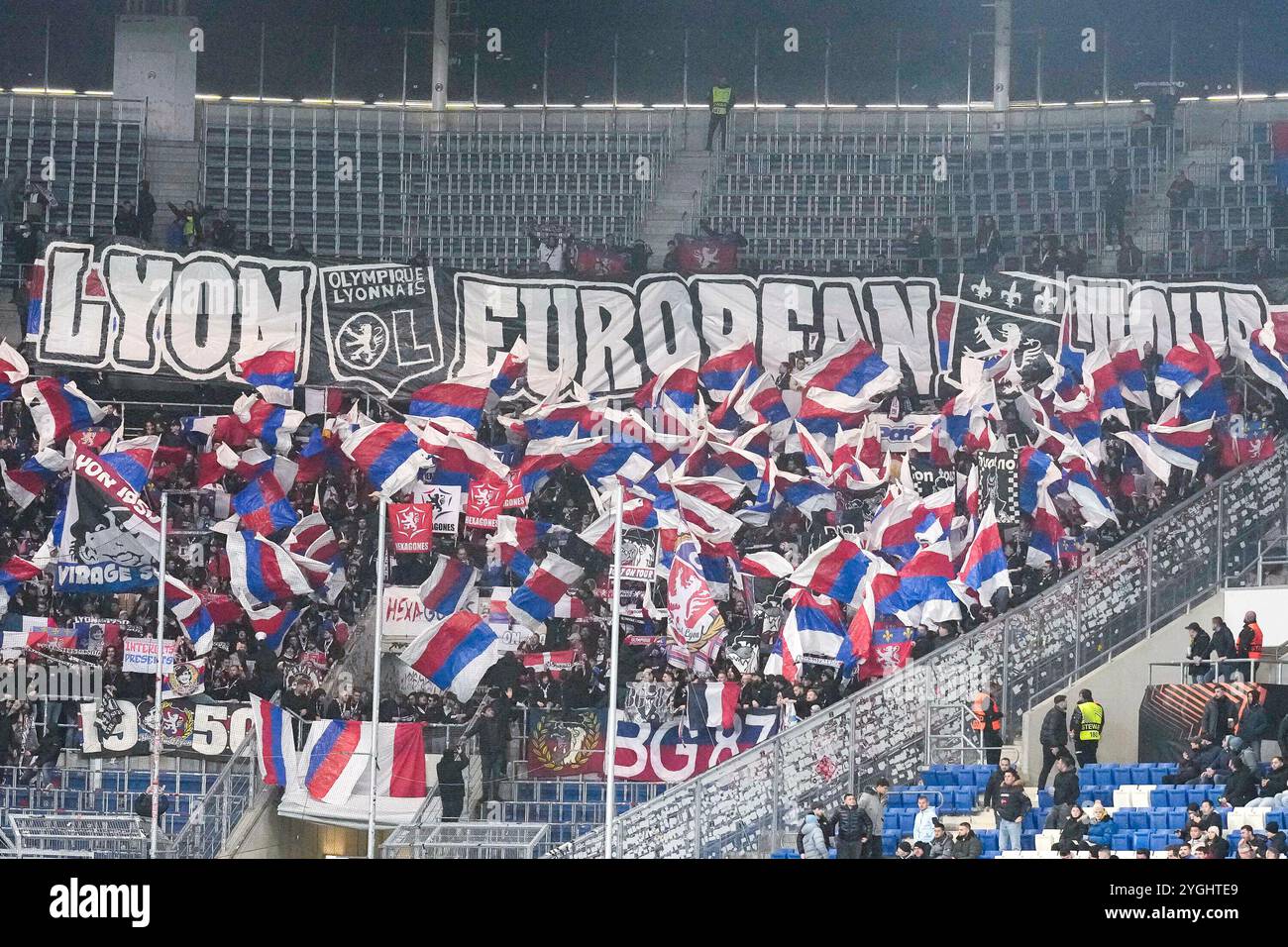 frankreich-fans-zeigen-hi-res-stock-photography-and-images-alamy