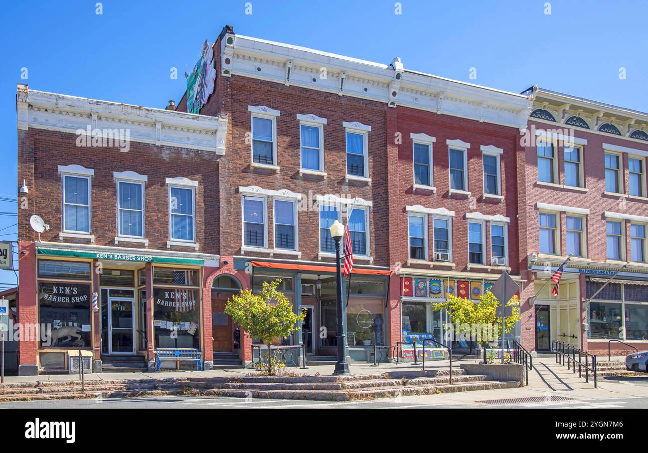 Small town area hi-res stock photography and images - Alamy