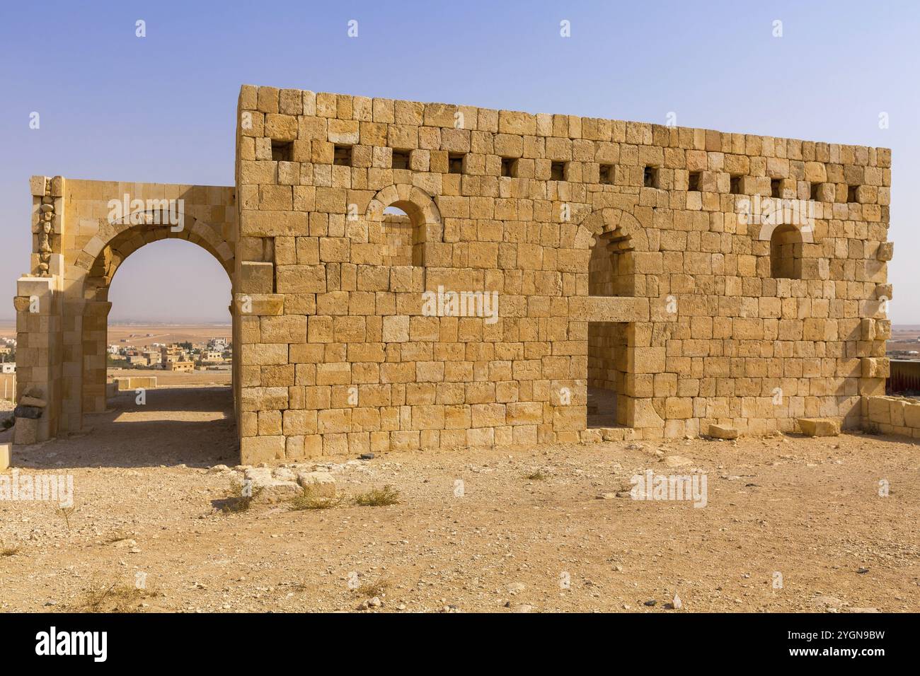 Exterior of Qasr Al Hallabat desert castle in Jordan Stock Photo - Alamy