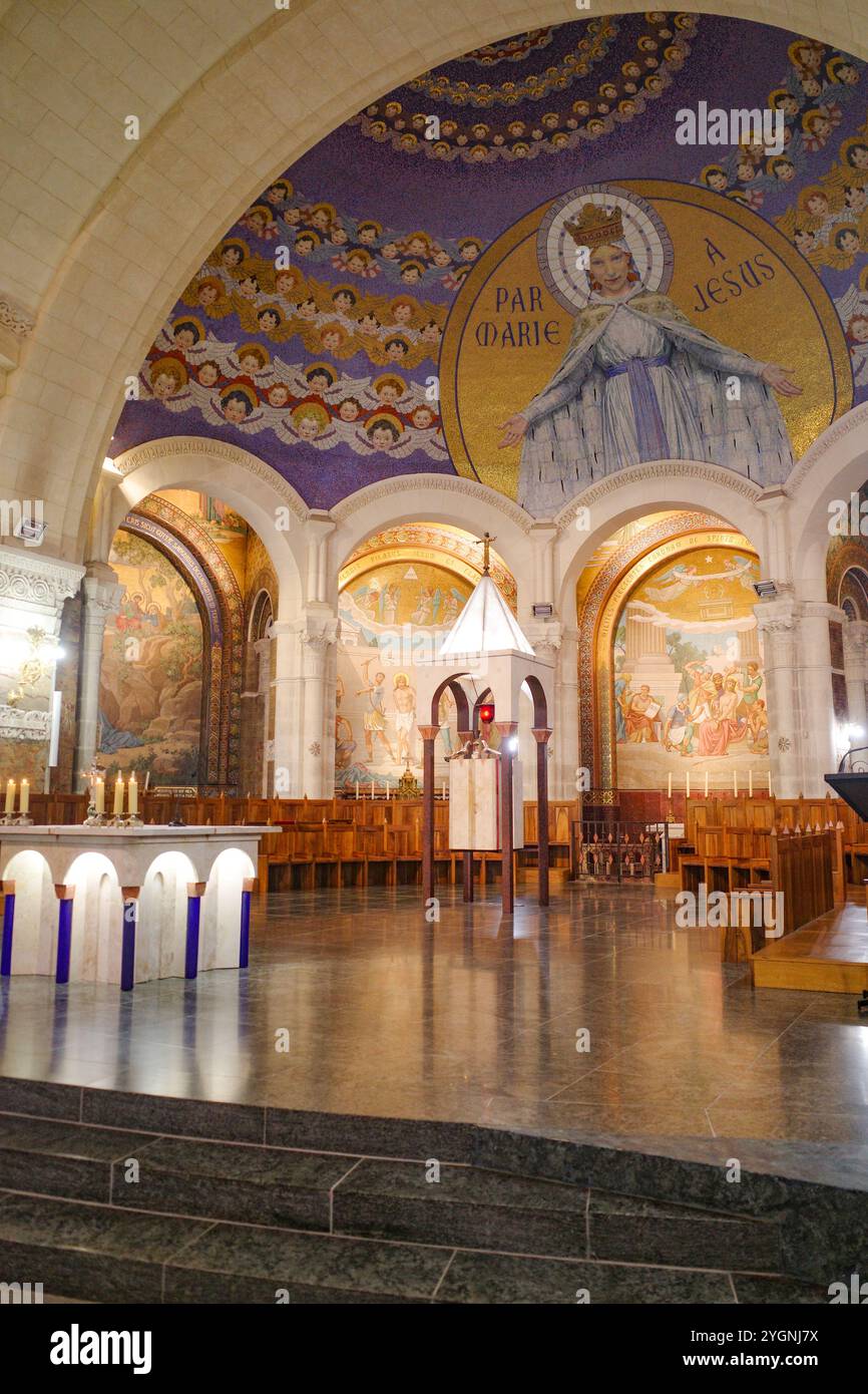 Lourdes, France - 1 Nov, 2024: Interior of the Basilica of Our Lady of ...