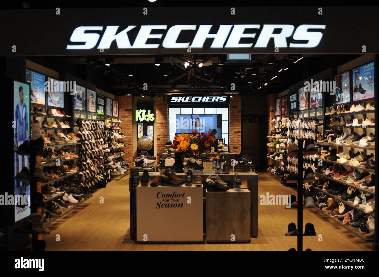 Skechers comercial on sale
