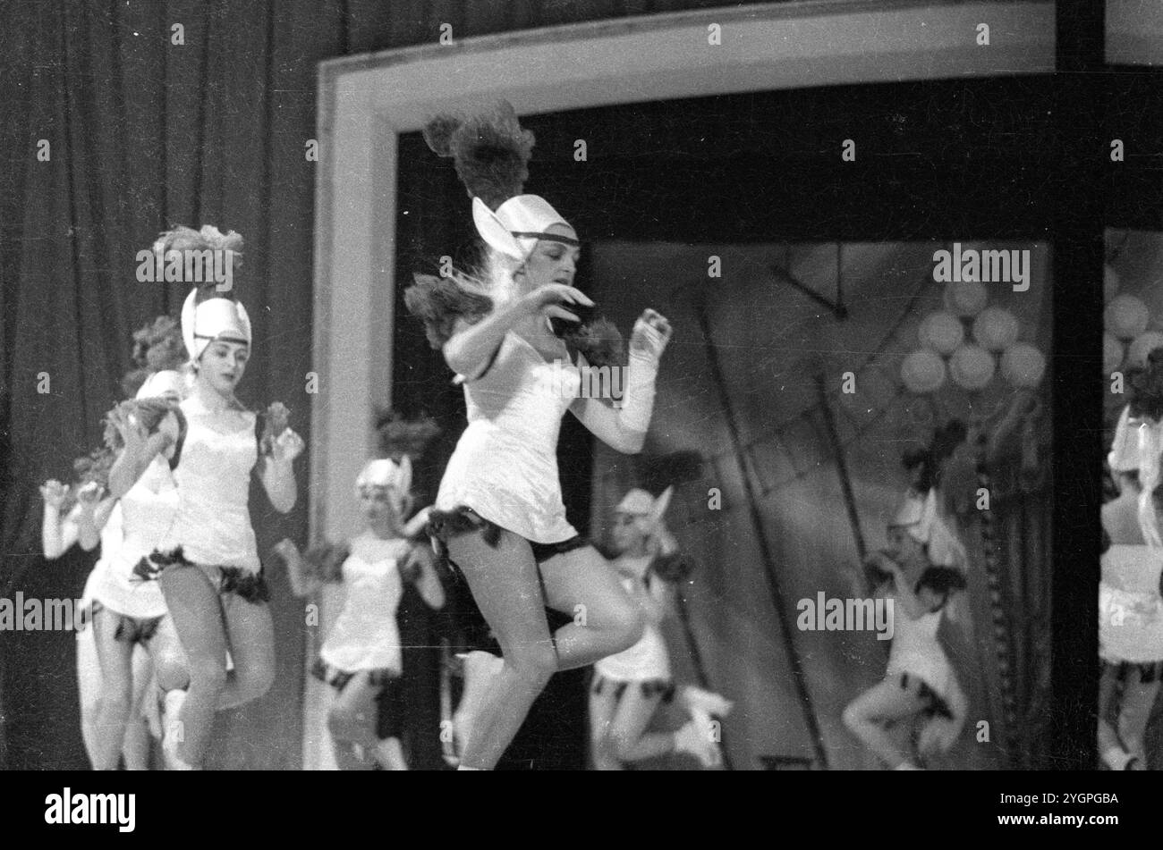 Presentation of the ice revue by Maxi Herber and Ernst Baier ...