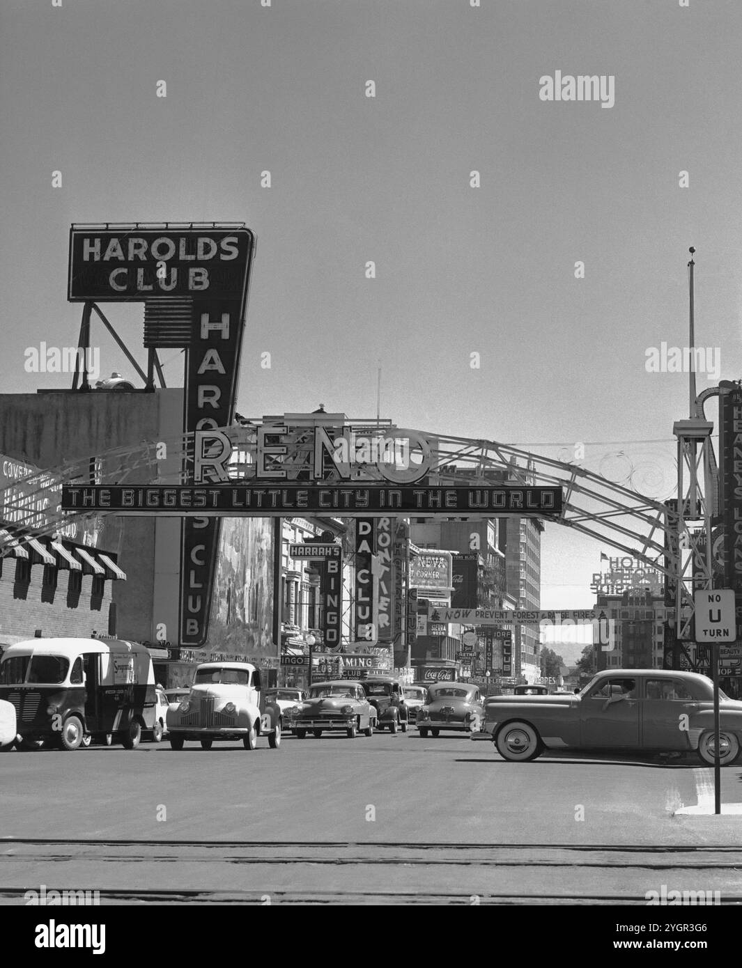 Trafic Reno Street view with traffic in Reno Nevada in the 50s Stock Photo - Alamy