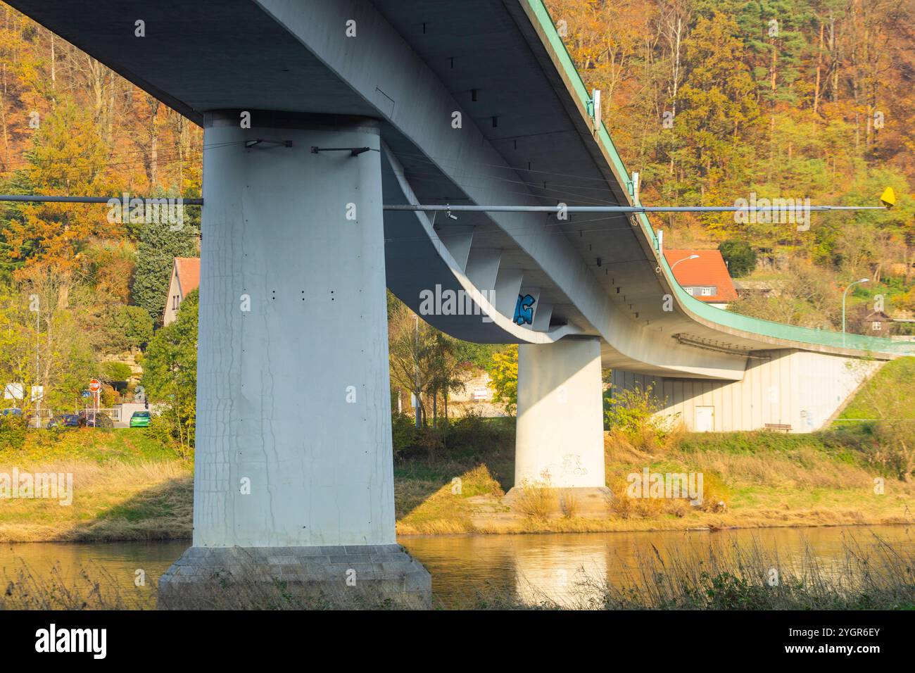 Elbbrücke in Bad Schandau gesperrt. Die Elbbrücke in Bad Schandau B 172 ...