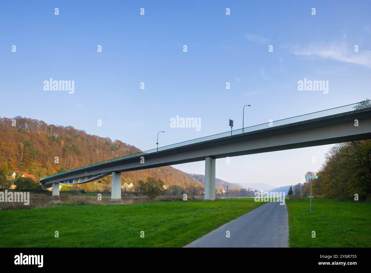 Elbbrücke in Bad Schandau gesperrt. Die Elbbrücke in Bad Schandau B 172 ...