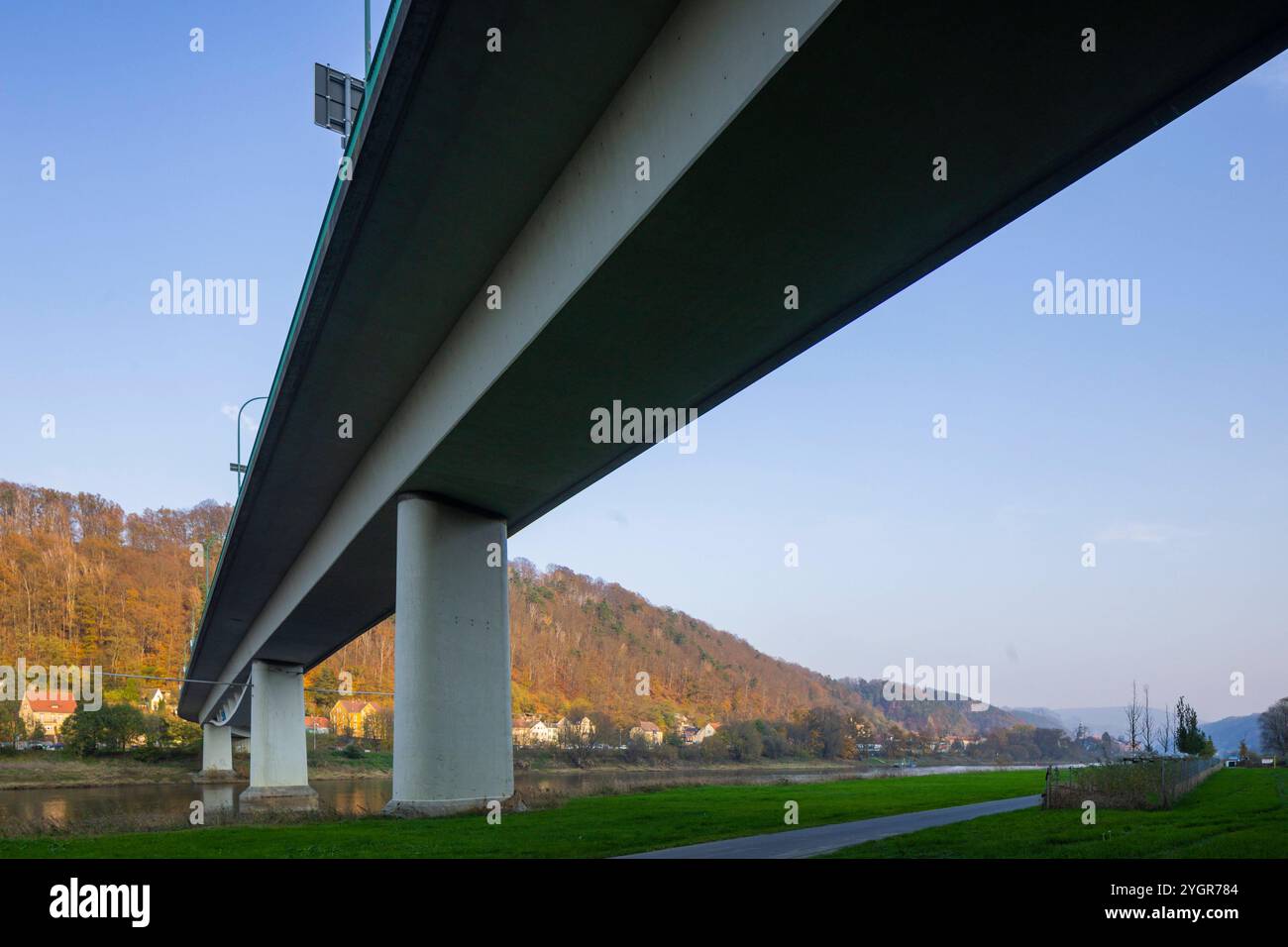 Elbbrücke in Bad Schandau gesperrt. Die Elbbrücke in Bad Schandau B 172 ...