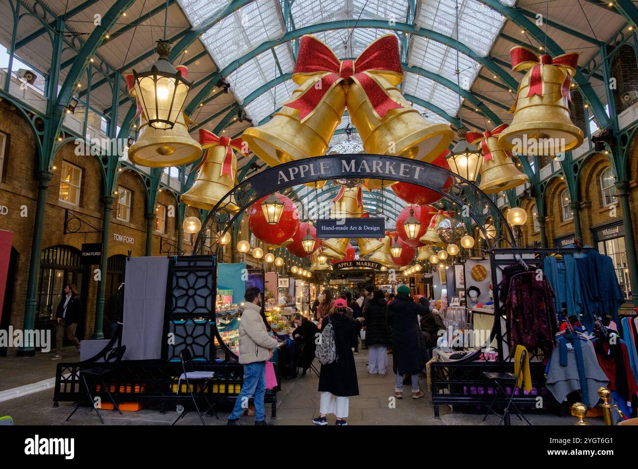 The Covent Garden Market Christmas Decorations Hi res Stock Photography the-covent-garden-market-christmas-decorations-hi-res-stock-photography