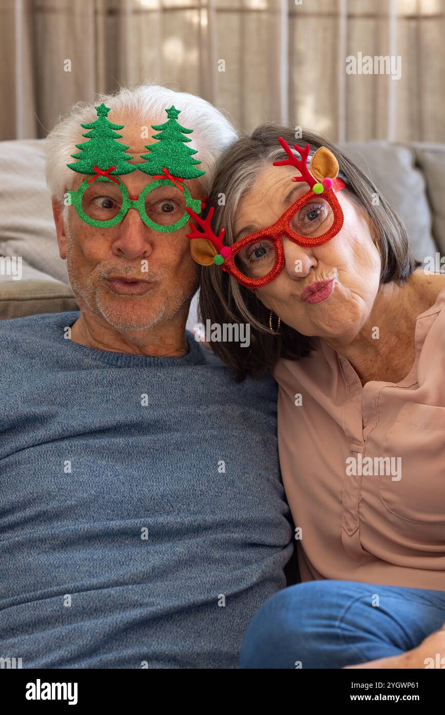 Funny elderly people hi-res stock photography and images - Alamy
