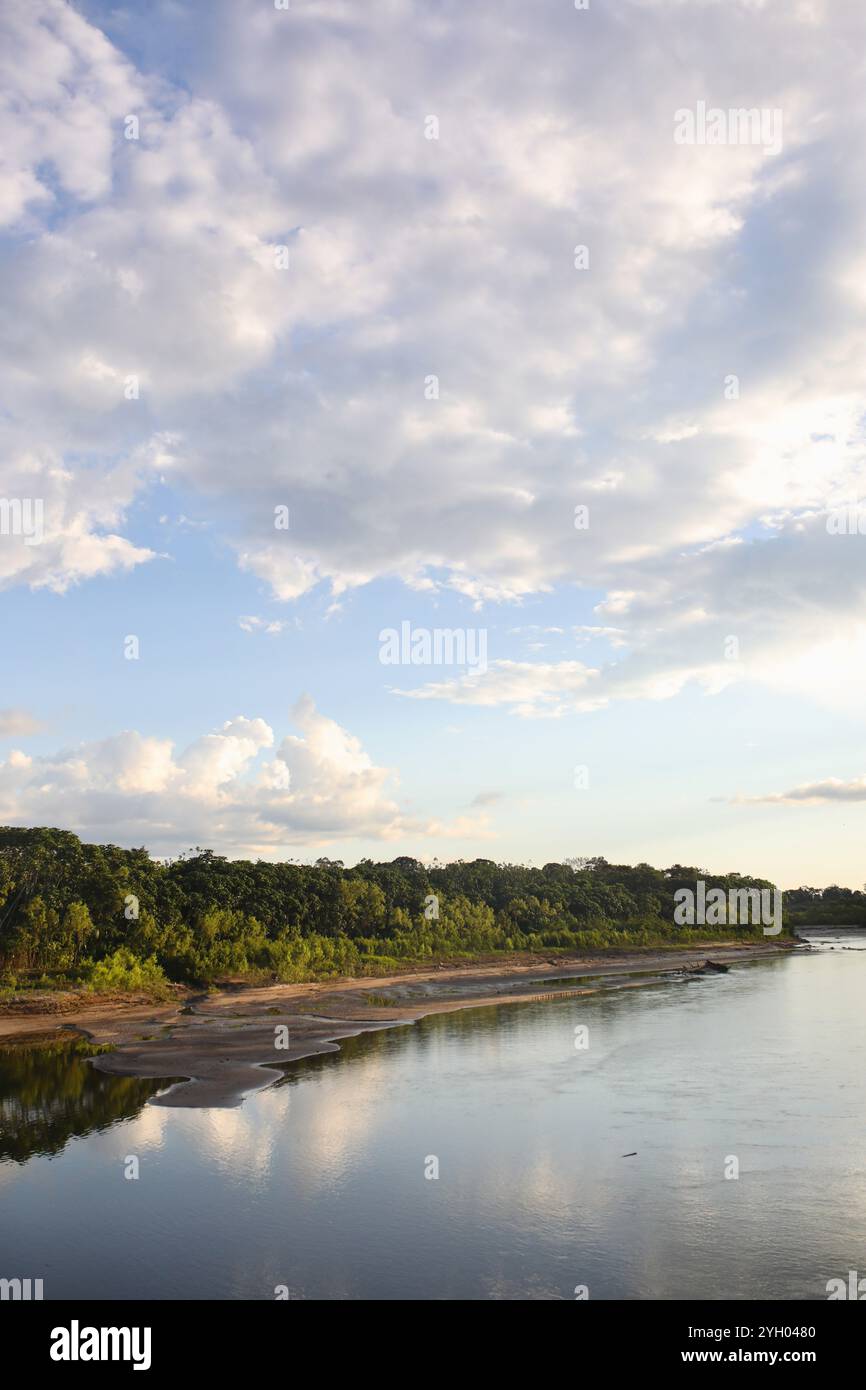 Indigenous people brazil boat hi-res stock photography and images - Alamy
