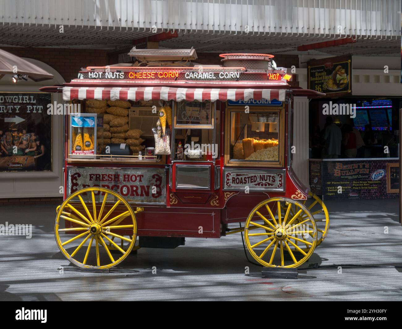 LAS VEGAS, NEVADA, USA - JUNE 04, 2013: Colourful Popcorn and Nut fast food  mobile wagon van in Fremont Street Stock Photo - Alamy, image size:1300x1065