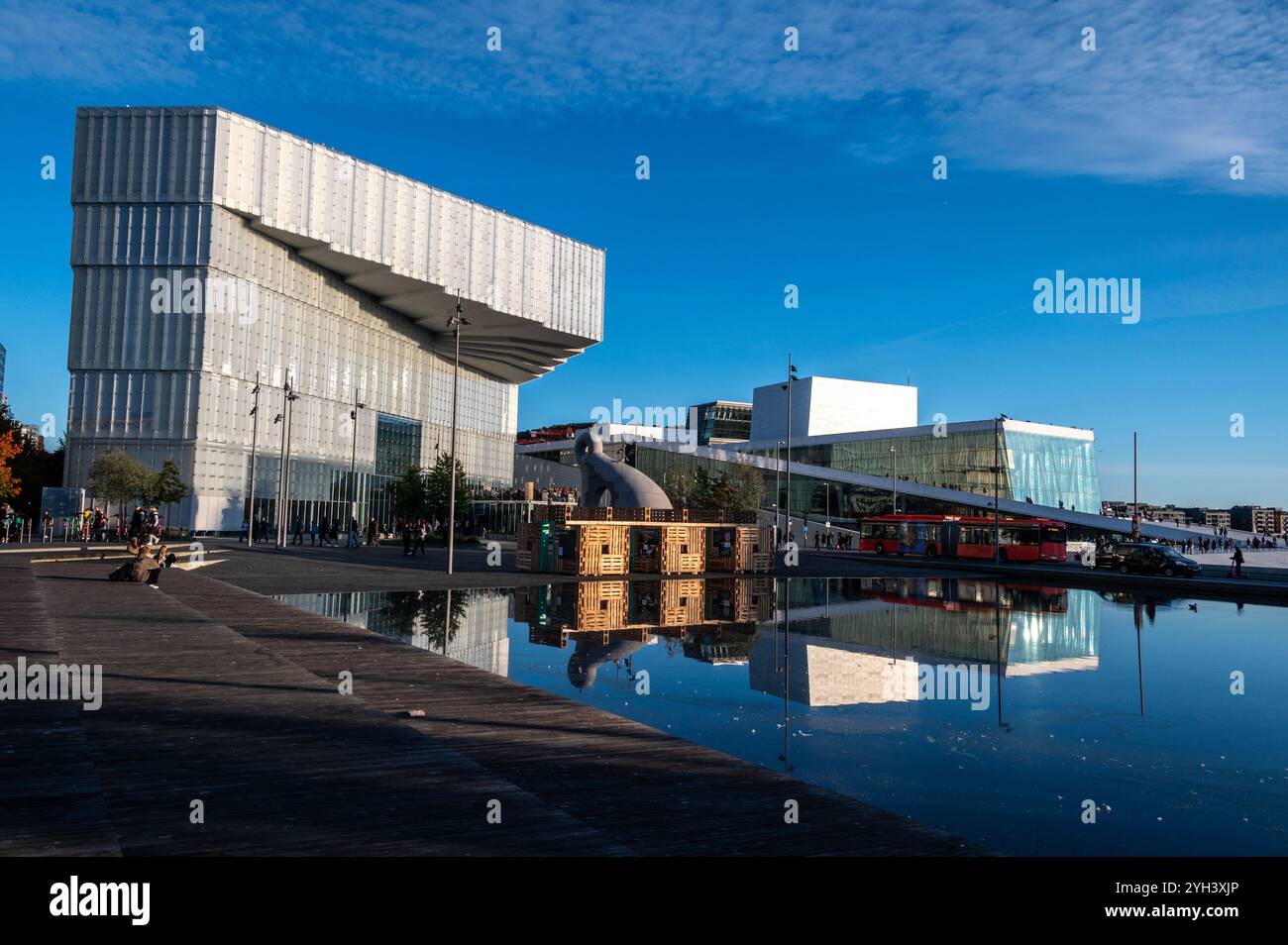 The late autumn sun lights up the ‘Deichman Bjørvika’ new main library ...