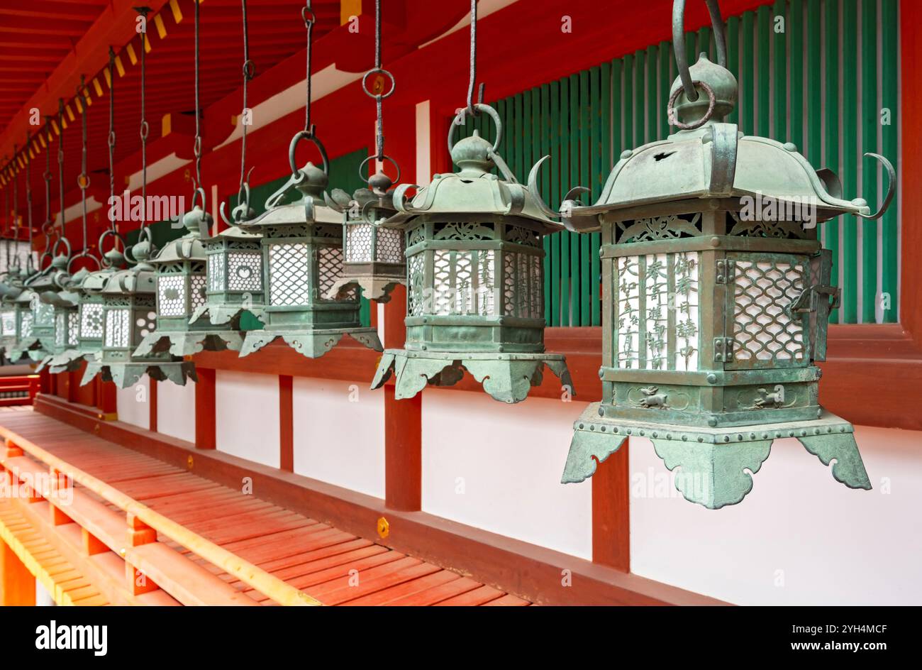 hanging-lanterns-tsuri-d-r-kasuga-taisha-shrine-nara-japan-stock
