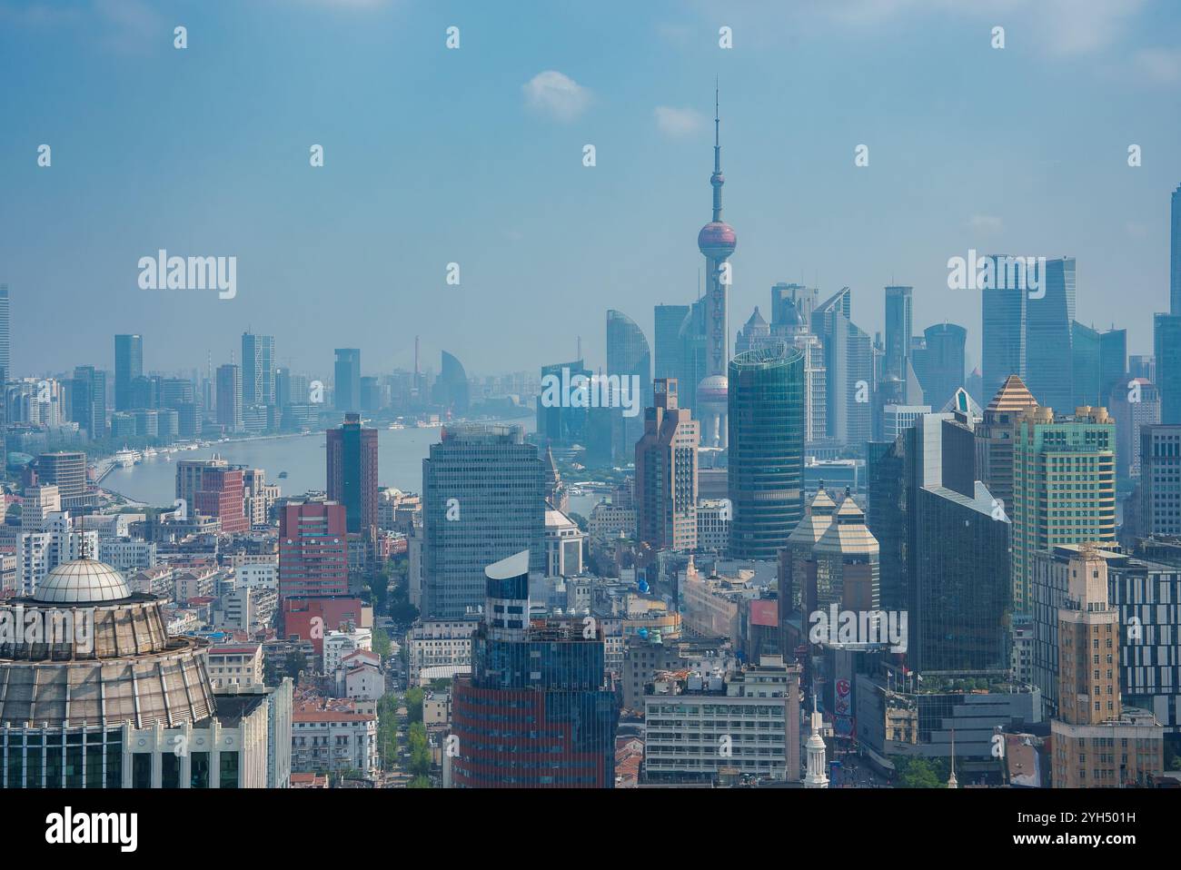 Riverbank landscape china hi-res stock photography and images - Alamy