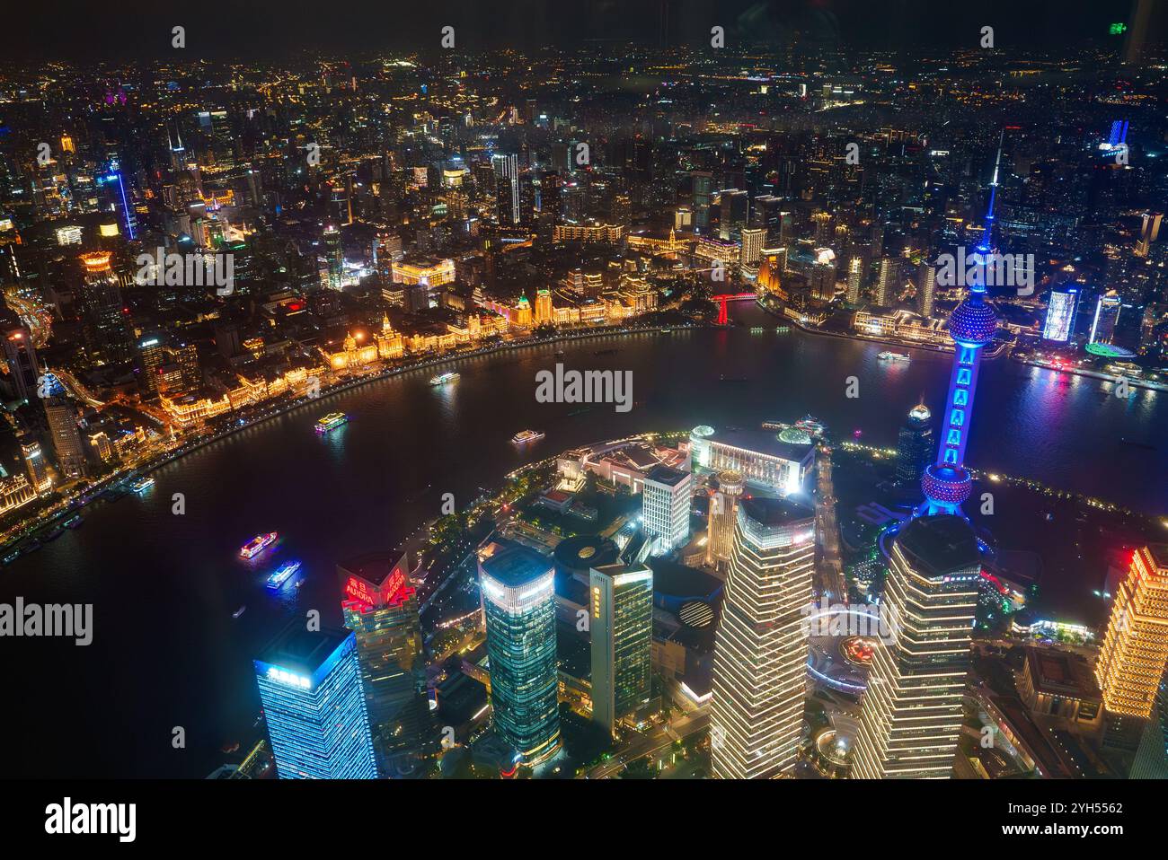 Riverbank allure hi-res stock photography and images - Alamy