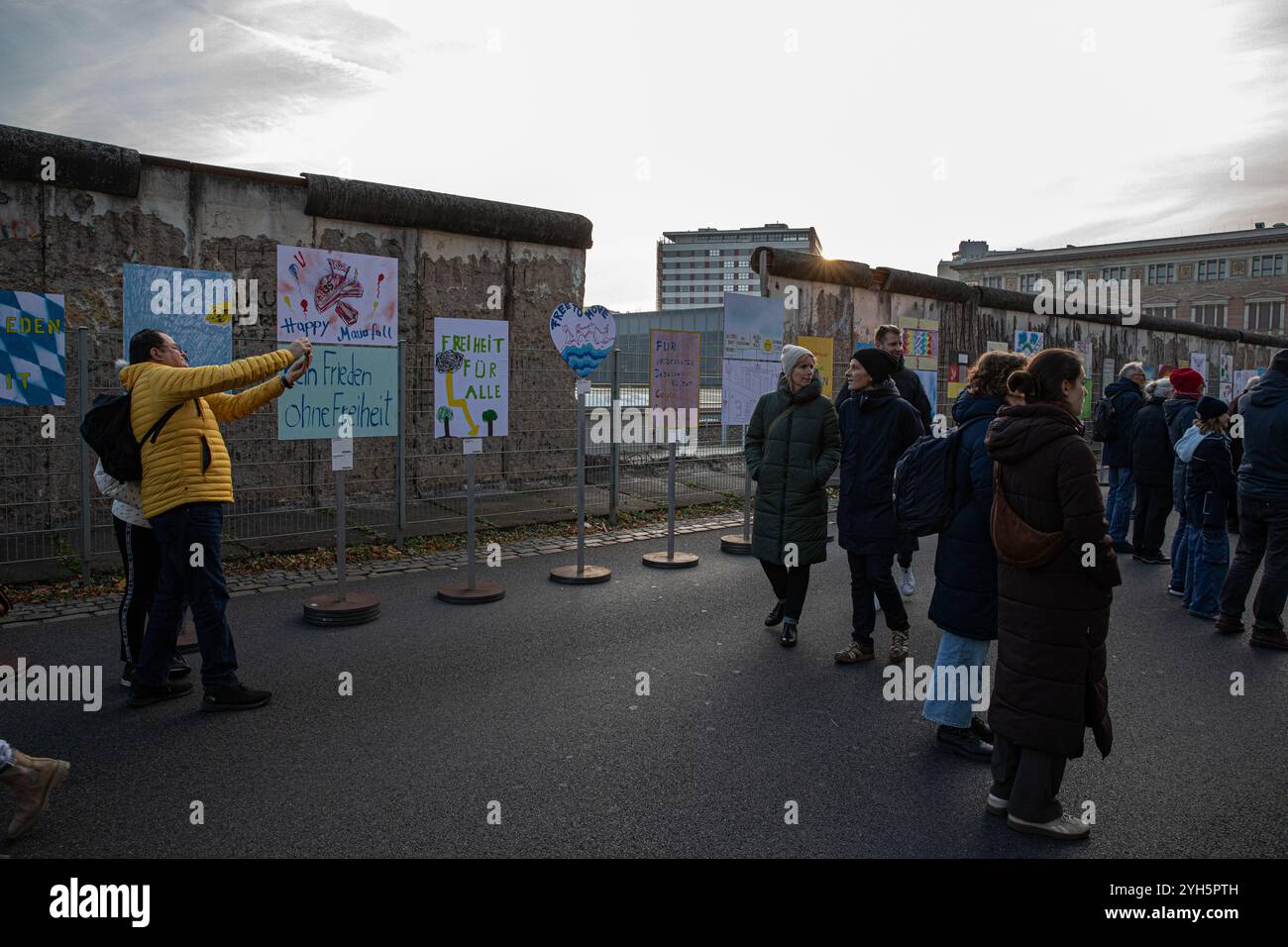 Today, on November 9, 2024, Berlin commemorates the 35th anniversary of ...