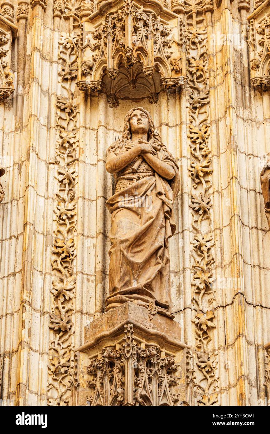 Mary magdalene statue hi-res stock photography and images - Alamy