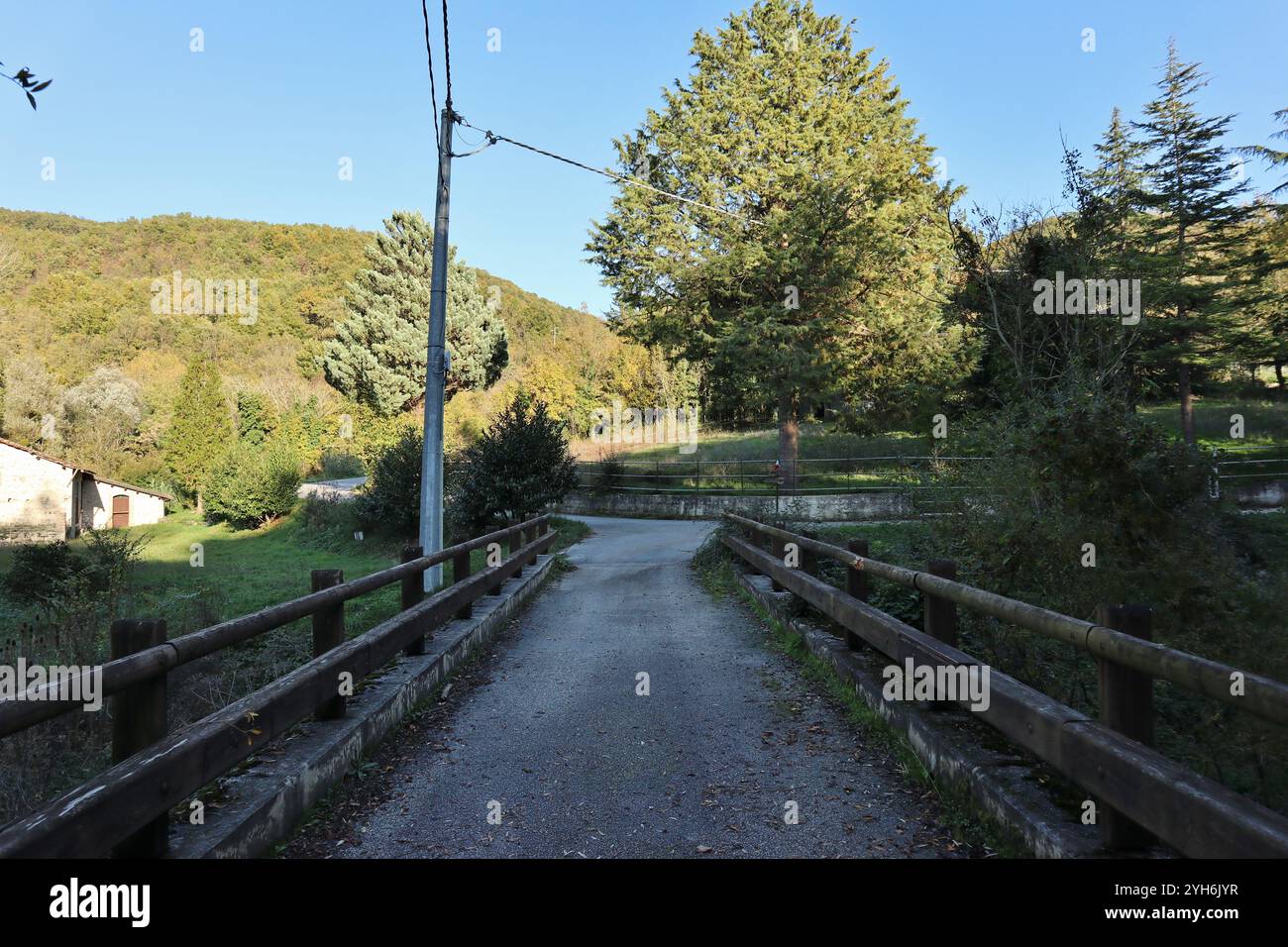 Sentiero sul fiume hi-res stock photography and images - Alamy