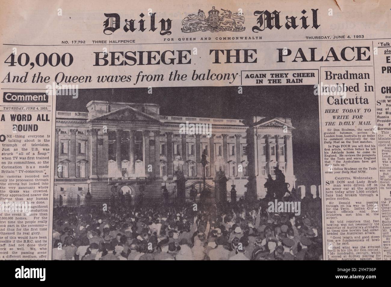 Daily mail newspaper selling hi-res stock photography and images - Alamy