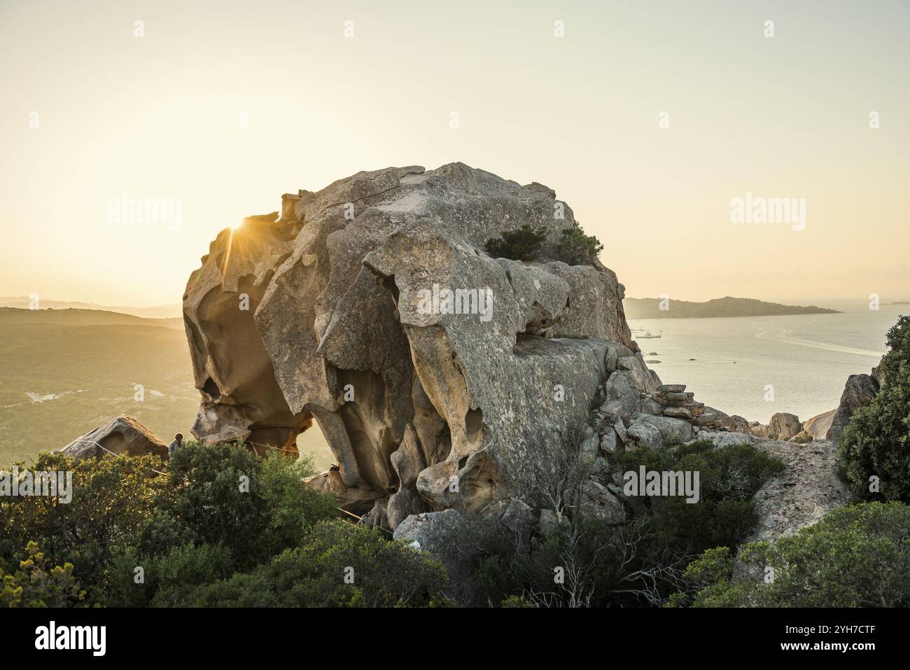 Bizarre granite rocks, Roccia dell Orso, sunset, Capo d'Orso, Palau ...