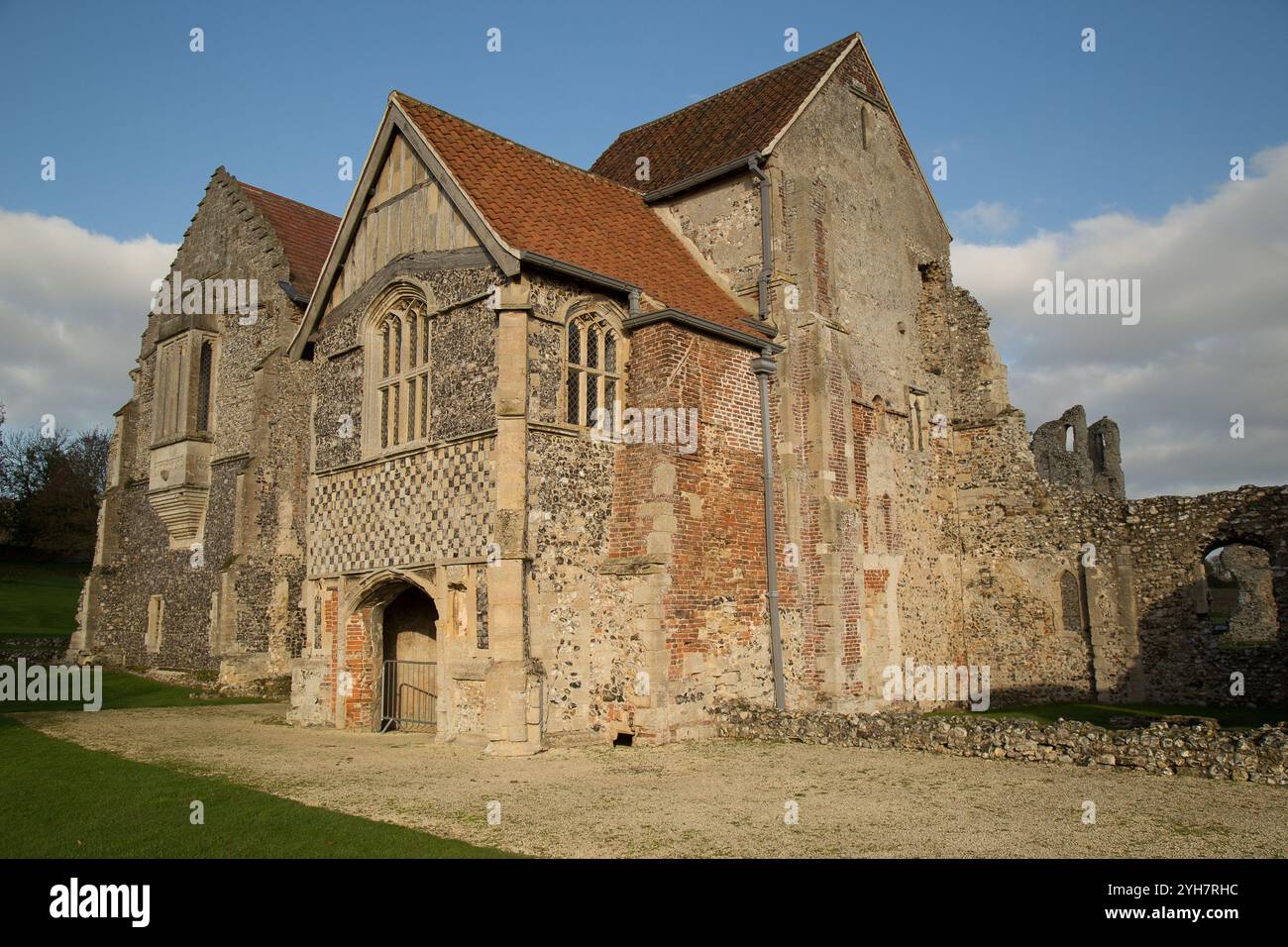 ruins Castle Acre Cluniac Priory Stock Photo - Alamy