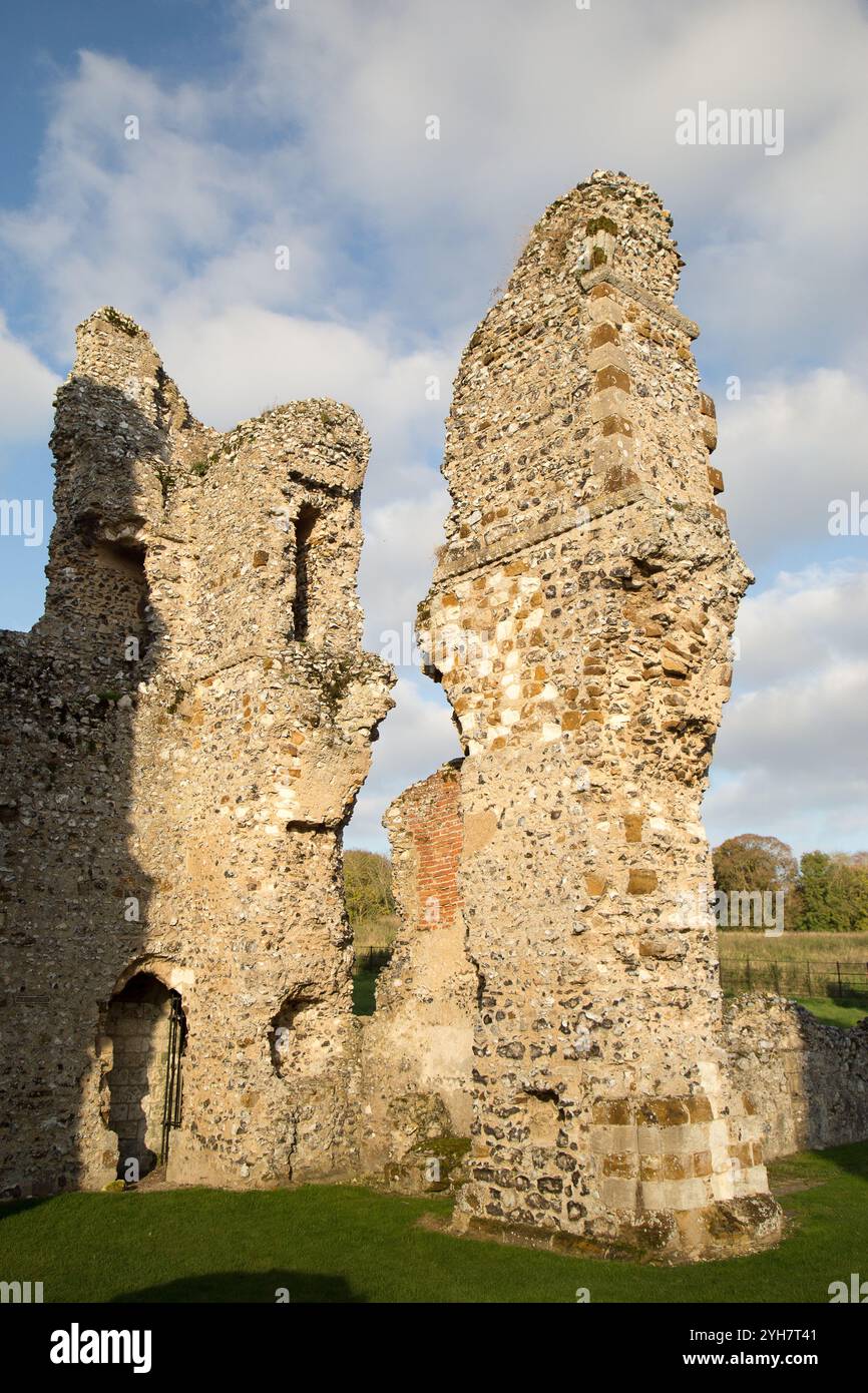ruins Castle Acre Cluniac Priory Stock Photo - Alamy