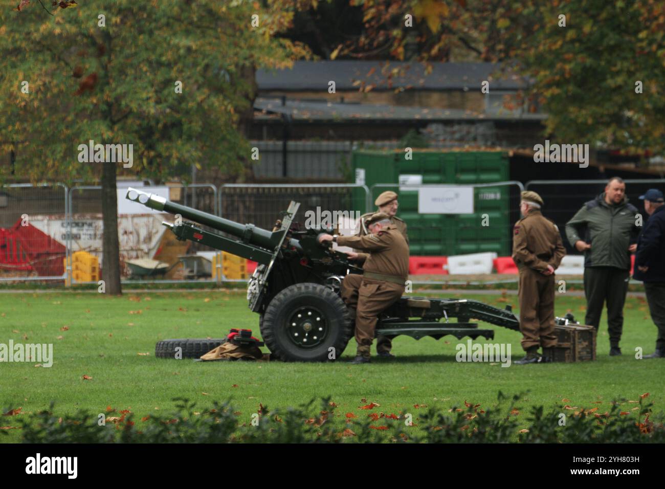 Newham remembrance day hi-res stock photography and images - Alamy