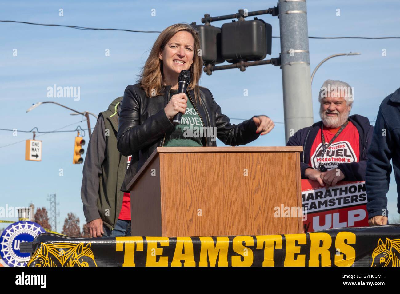 Detroit, Michigan, USA. 9th Nov, 2024. Michigan Secretary of State Jocelyn Benson speaks at a Teamsters solidarity rally during their strike against the Marathon Petroleum refinery. Credit: Jim West/Alamy Live News Stock Photo