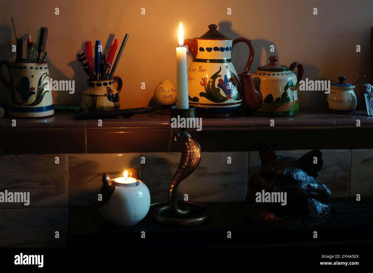 Mantle piece hi-res stock photography and images - Alamy