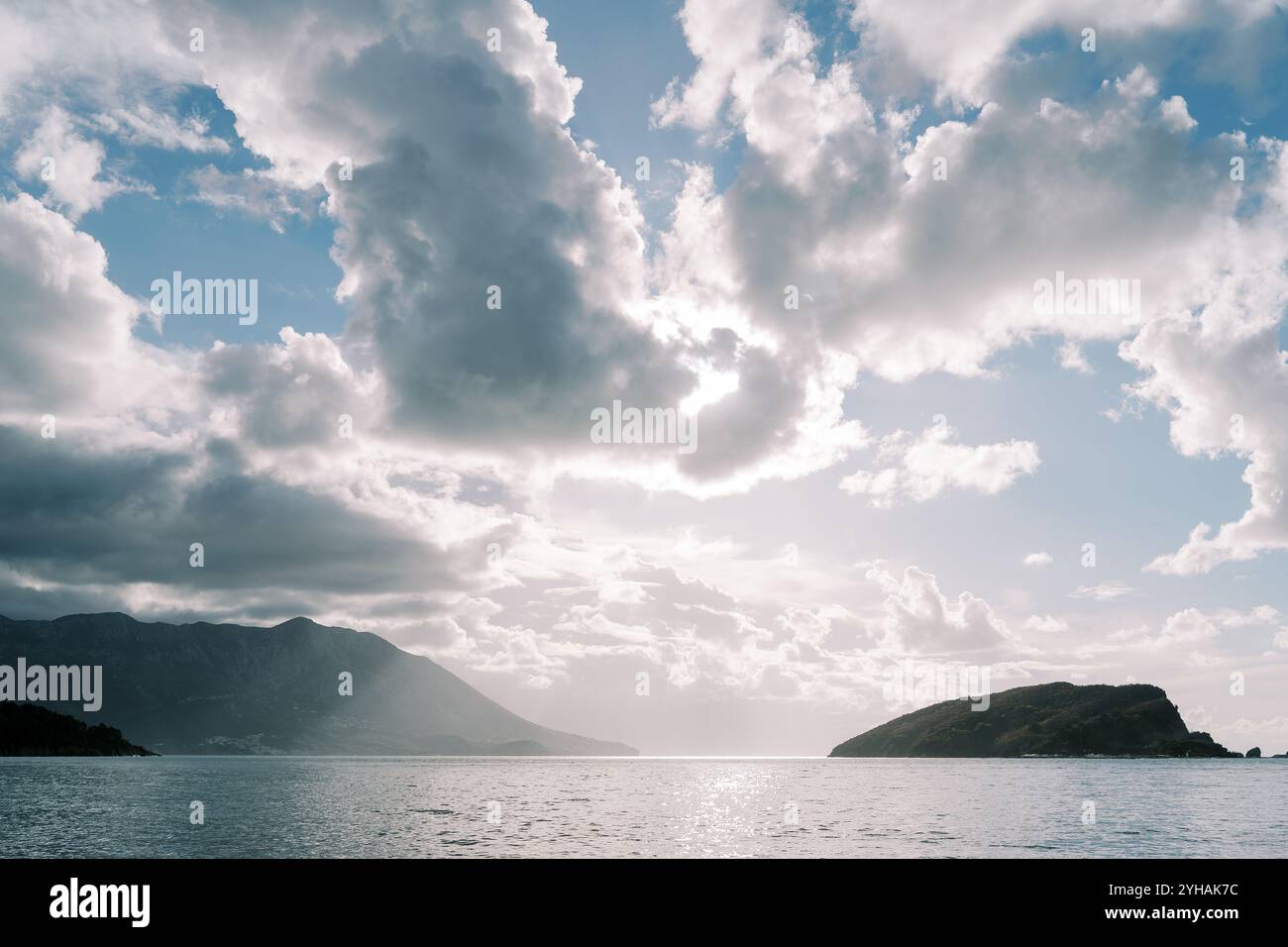 Radiant sun rays hi-res stock photography and images - Alamy