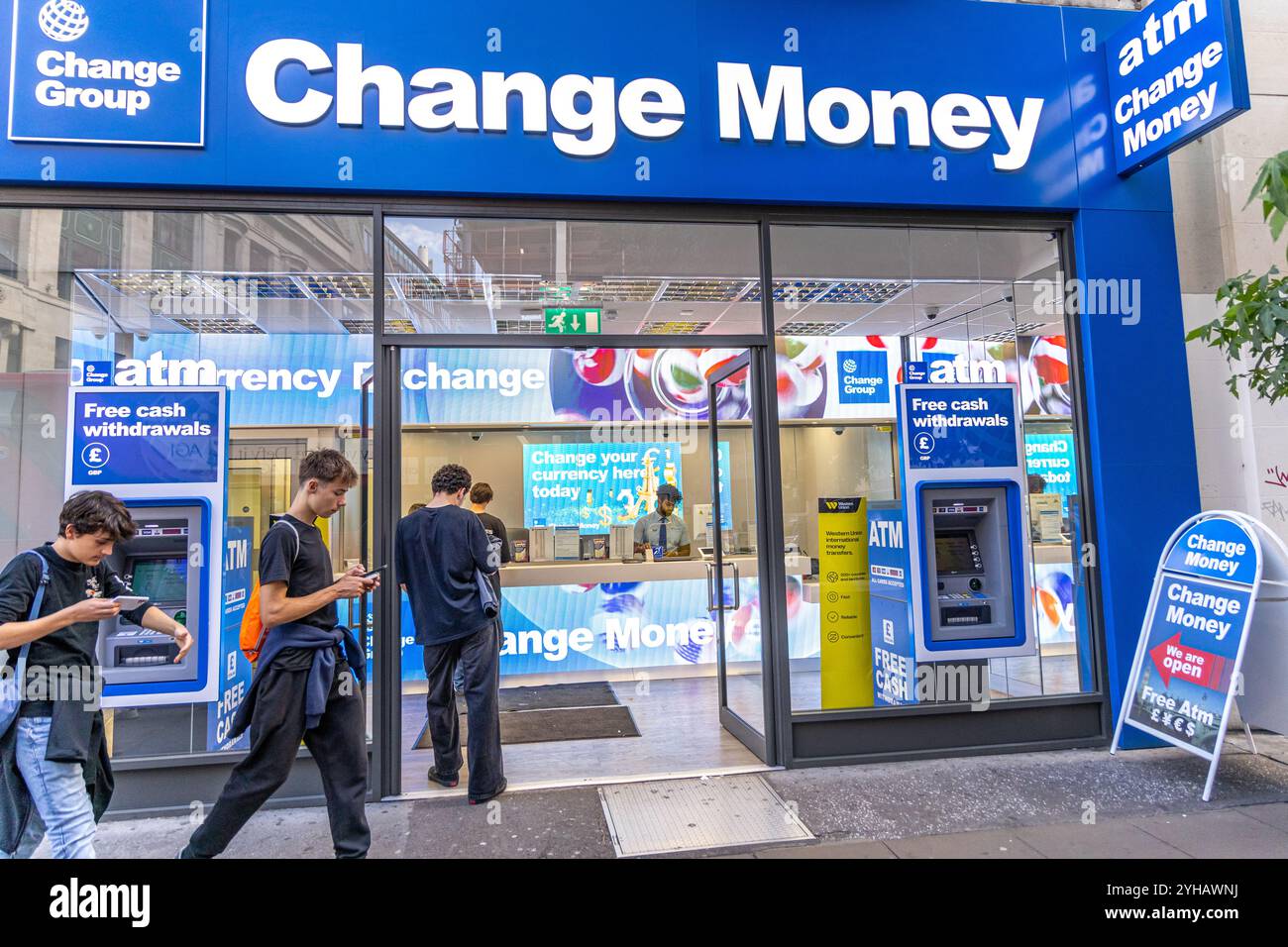 Atm access hi-res stock photography and images - Alamy