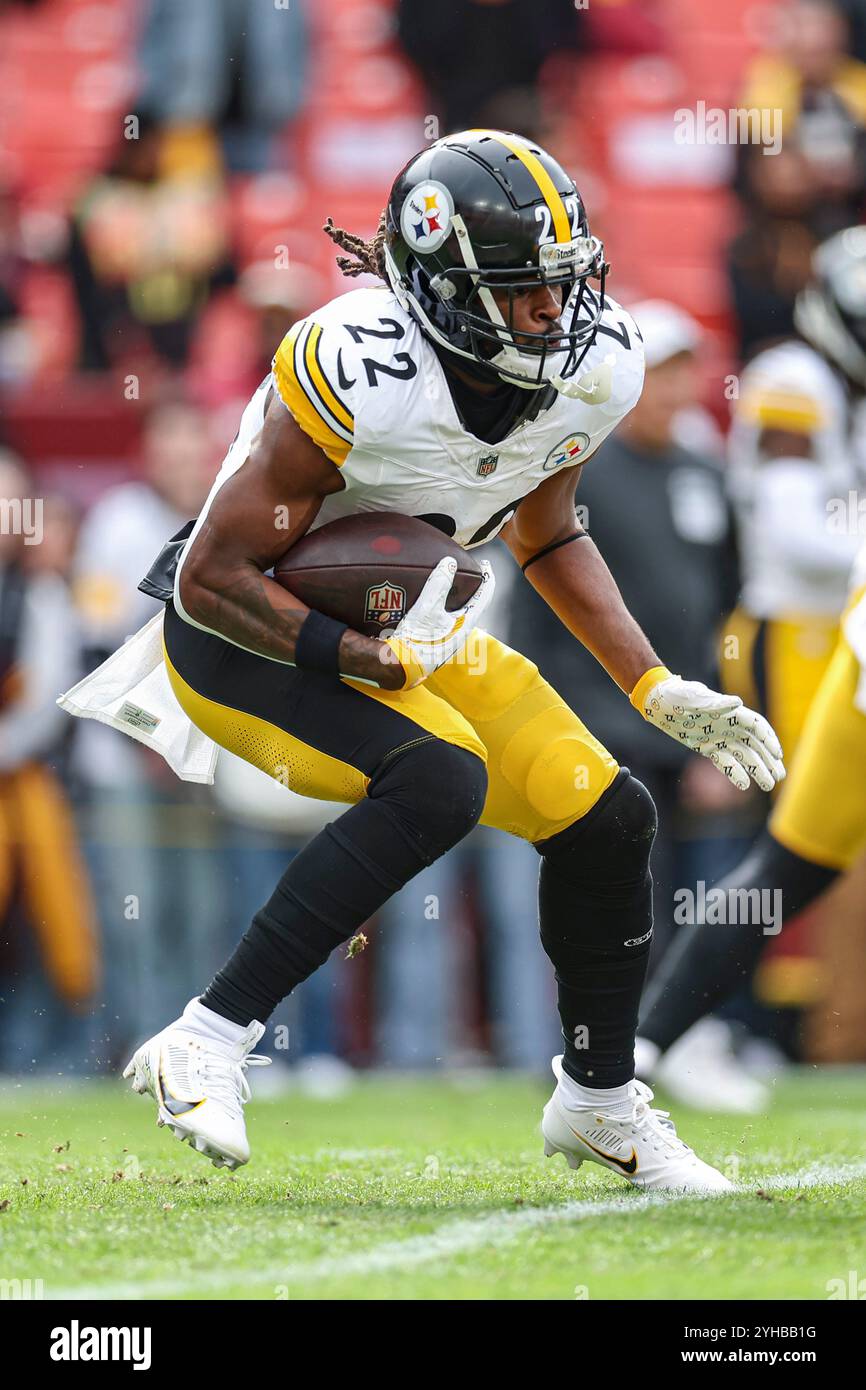 Landover, MD. USA;  Pittsburgh Steelers running back Najee Harris (22) runs with a football during pregame warmups prior to an NFL game against the Wa Stock Photo