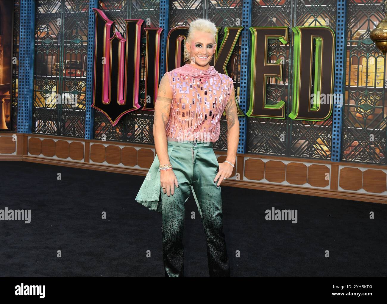 LOS ANGELES, CALIFORNIA - NOVEMBER 09: Frankie Grande attends the Los ...