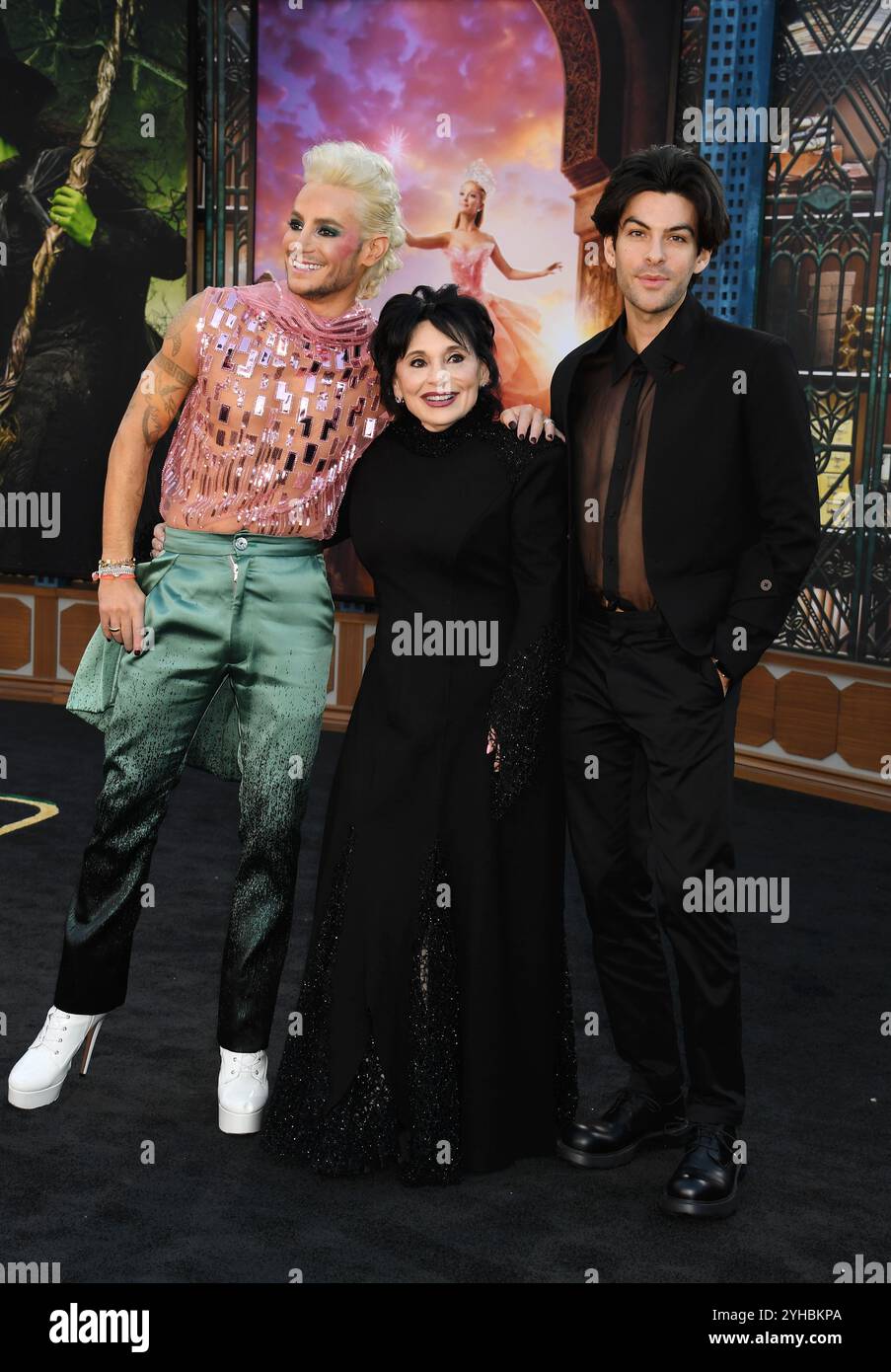 LOS ANGELES, CALIFORNIA - NOVEMBER 09: Frankie Grande, Joan Grande and ...