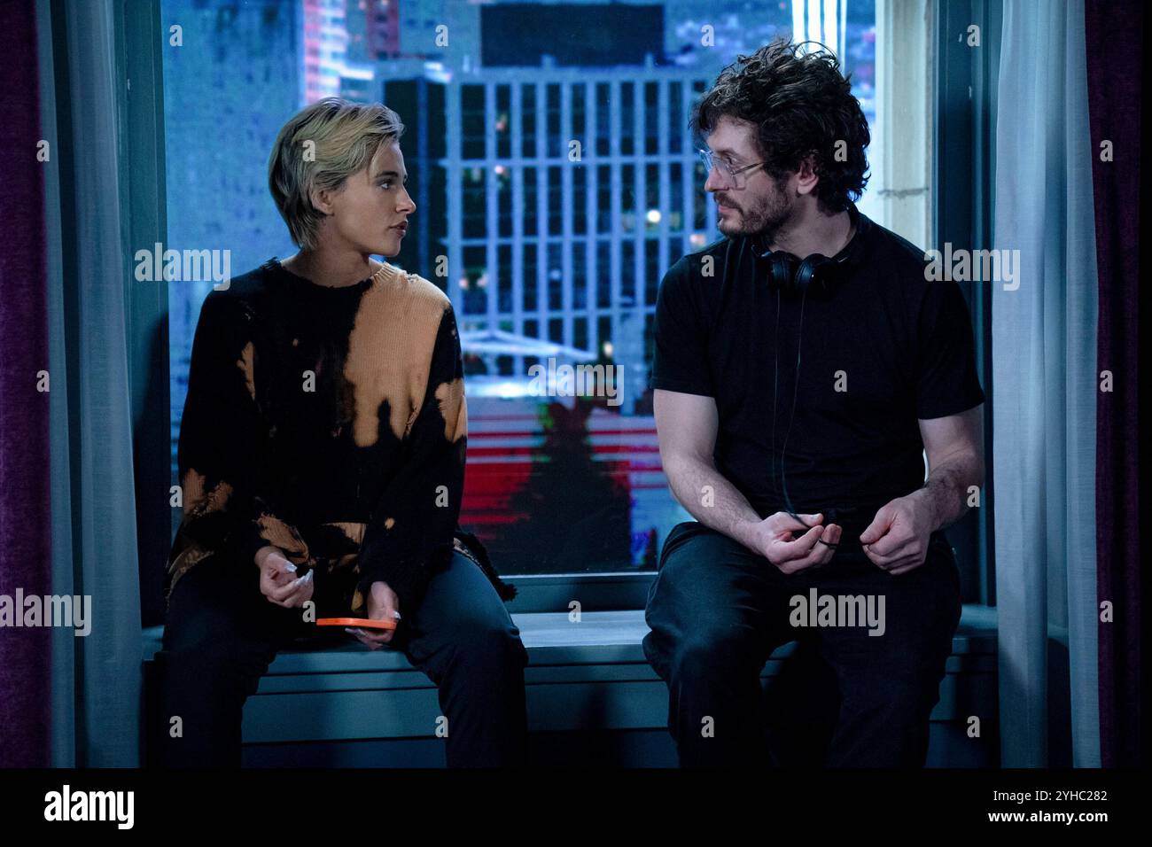 naomi-scott-and-parker-finn-in-smile-2-2024-directed-by-parker-finn