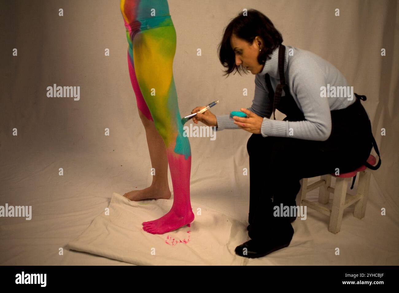 Body paint artist hi-res stock photography and images - Alamy