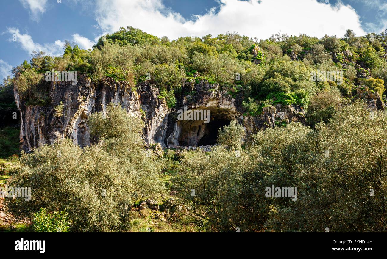 Casmilo Buracas do Casmilo - caves in Central Portugal Stock Photo - Alamy