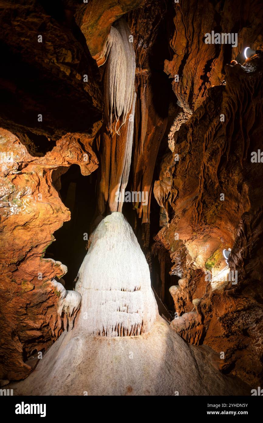Shenandoah Caverns Capitol Dome Formation Quicksburg Virginia // QUICKSBURG, Virginia — The Capitol Dome formation at Shenandoah Caverns showcases nature's ability to mimic human architecture. This distinctive limestone formation naturally resembles the dome of the United States Capitol Building, making it one of the cavern's most recognizable features. The formation has been a highlight of cave tours since the caverns opened to the public in 1922. Stock Photo