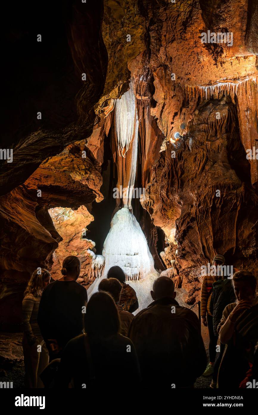 Shenandoah Caverns Capitol Dome Formation Quicksburg Virginia // QUICKSBURG, Virginia — The Capitol Dome formation at Shenandoah Caverns showcases nature's ability to mimic human architecture. This distinctive limestone formation naturally resembles the dome of the United States Capitol Building, making it one of the cavern's most recognizable features. The formation has been a highlight of cave tours since the caverns opened to the public in 1922. Stock Photo