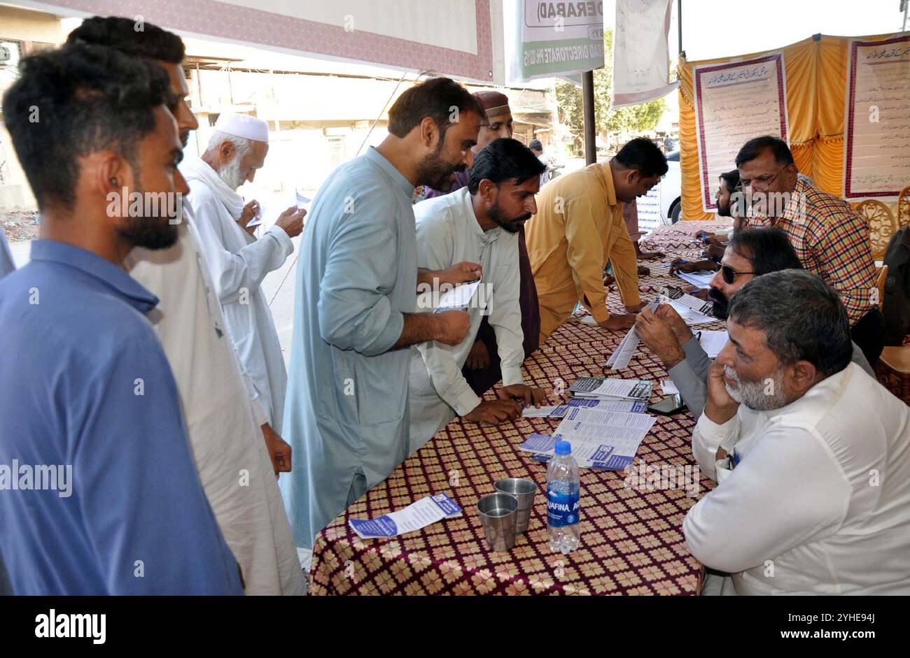 HYDERABAD, PAKISTAN, NOV 11: Private Sector employees are registered ...