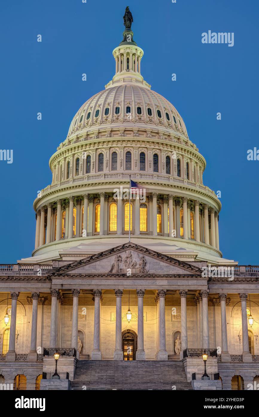 Dawn in dc hi-res stock photography and images - Alamy