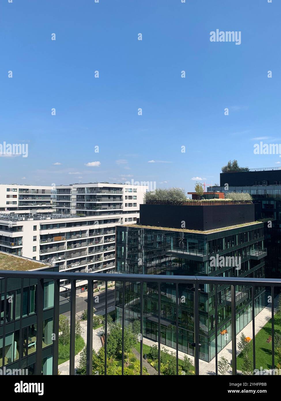 Green rooftop gardens hi-res stock photography and images - Alamy