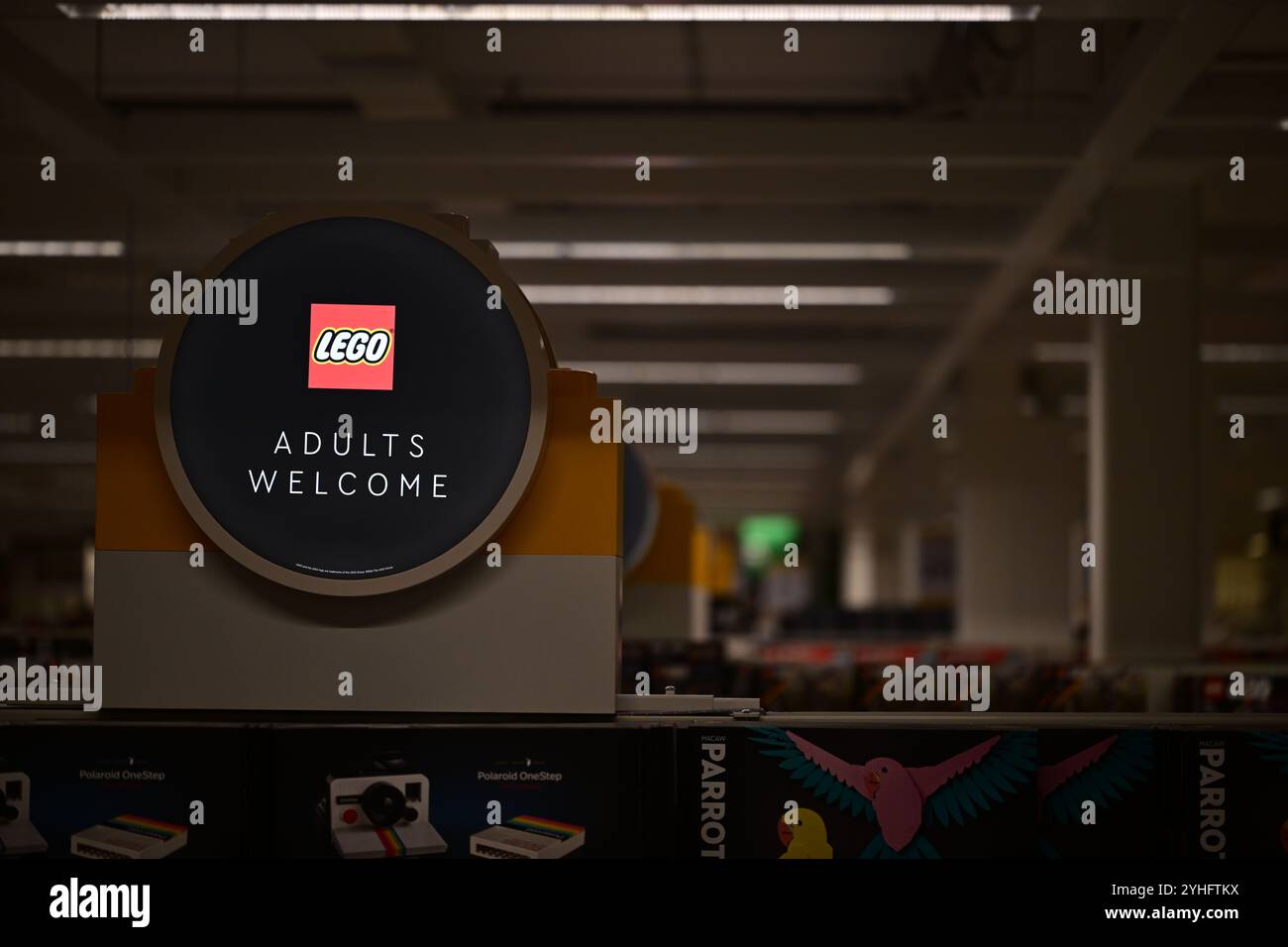 Lego retail signage hi-res stock photography and images - Alamy