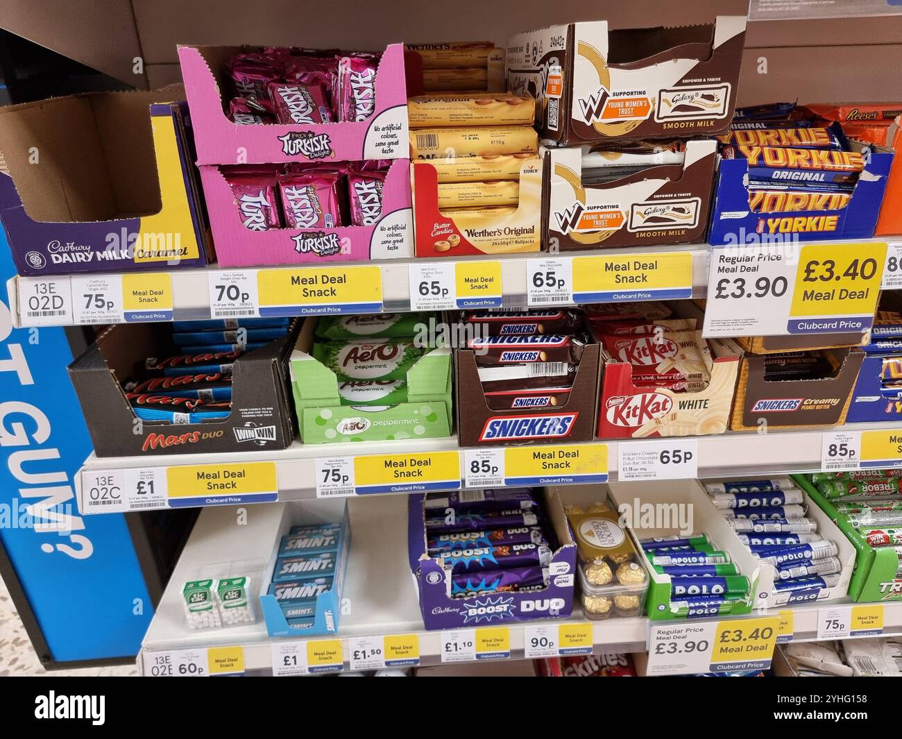 Chocolate bar shelf in British supermarket:  meal deal snack (also mints) Stock Photo